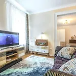 Stylishcozy Apartment